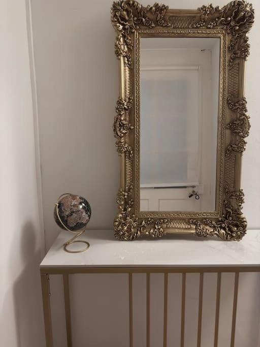 Suesse Wohnung In Zuercher Altstadt 3 チューリッヒ エクステリア 写真