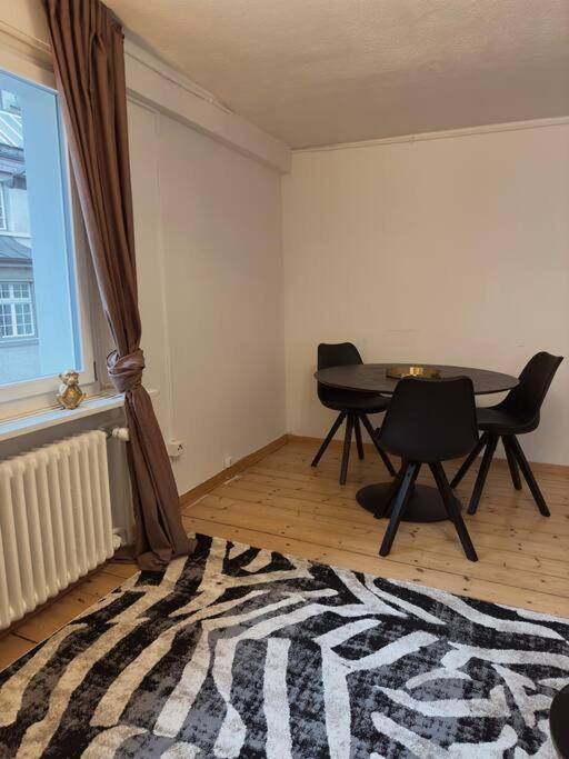 Suesse Wohnung In Zuercher Altstadt 3 チューリッヒ エクステリア 写真